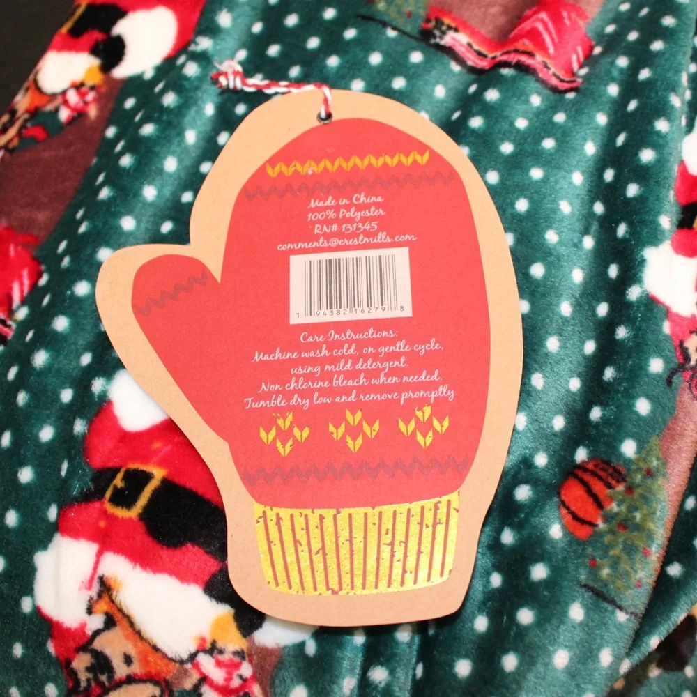 Santa Claus plush throw (60” x 70”) (NWT)